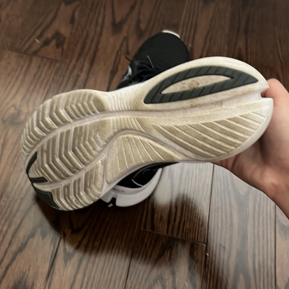 Saucony Kinvara 13 Women’s Running Shoes Black and White - Picture 4 of 4